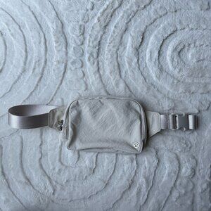 Lululemon Everywhere Belt Bag White Opal Large 2L